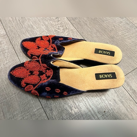 SAACHI Satin Beaded Embroidered Embellished Slip on Mule Size 9 $300 - Picture 1 of 4